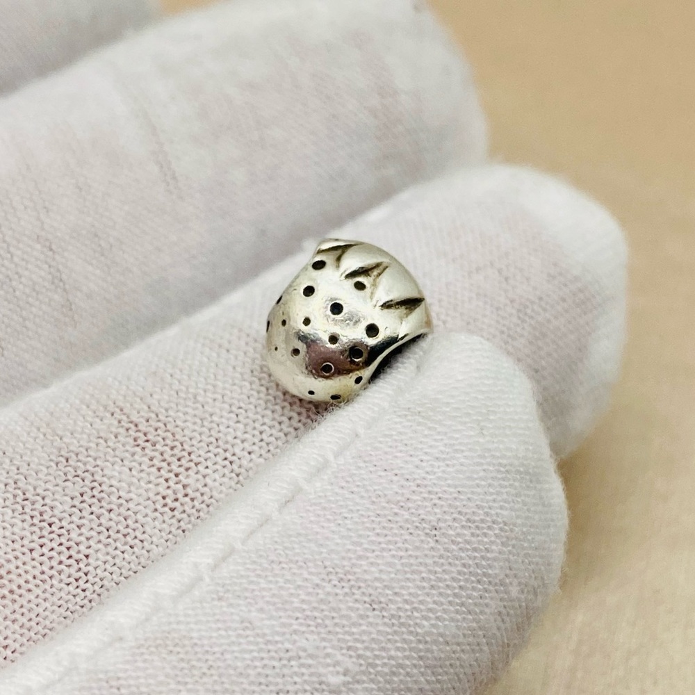 EUC Pandora 790112 Sterling Silver Strawberry Food Charm - Picture 3 of 6